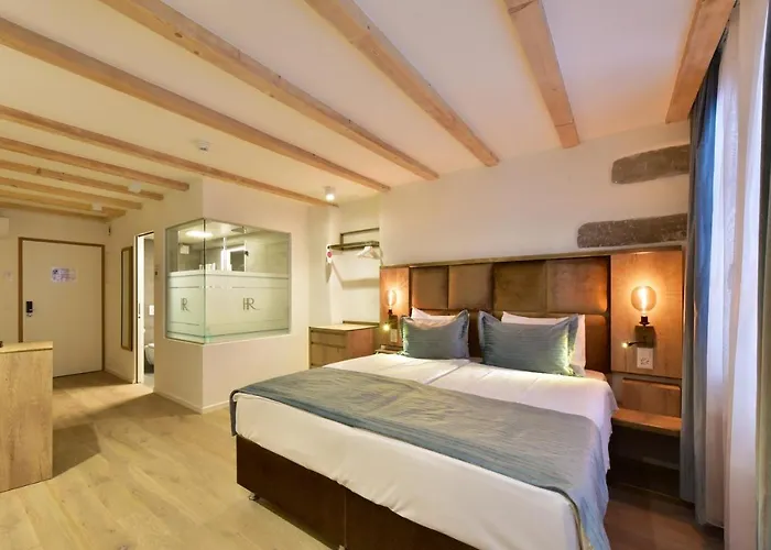 Hotel Rousseau Plus