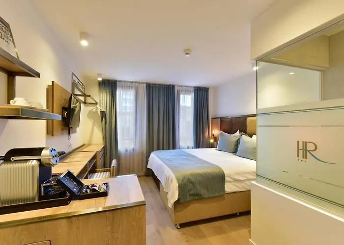 Hotel Rousseau Plus